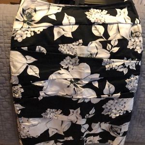 Skirt black white grey
